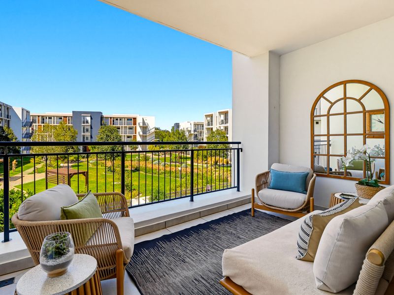 Beautifully Positioned 3-Bedroom Apartment in Paardevlei - Photo 2