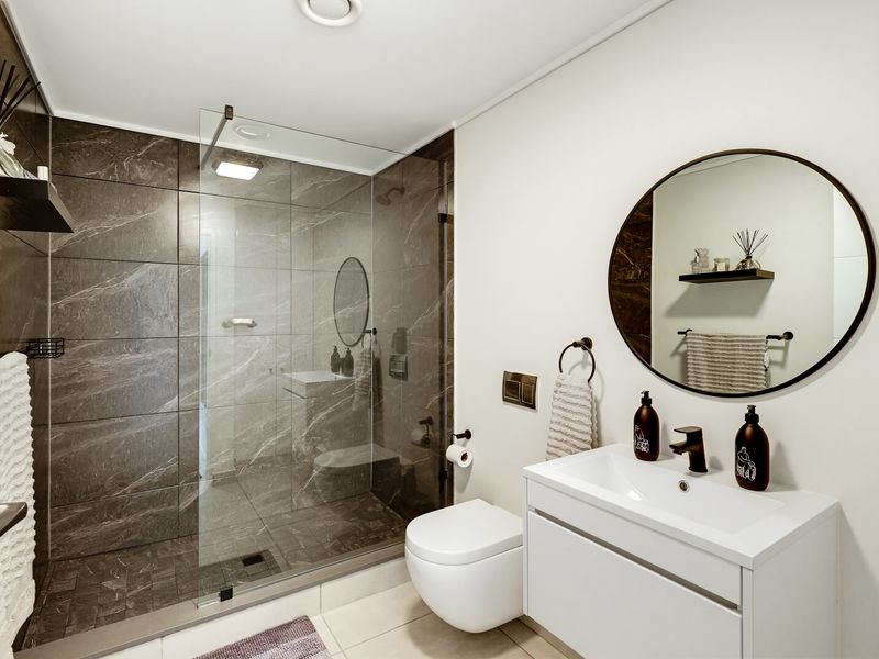 Beautifully Positioned 3-Bedroom Apartment in Paardevlei - Photo 7