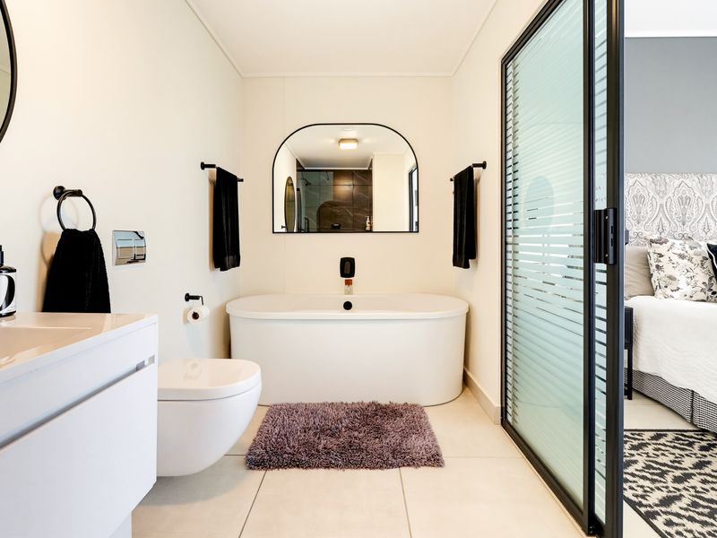 Beautifully Positioned 3-Bedroom Apartment in Paardevlei - Photo 5