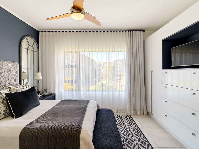 Beautifully Positioned 3-Bedroom Apartment in Paardevlei - Photo 4