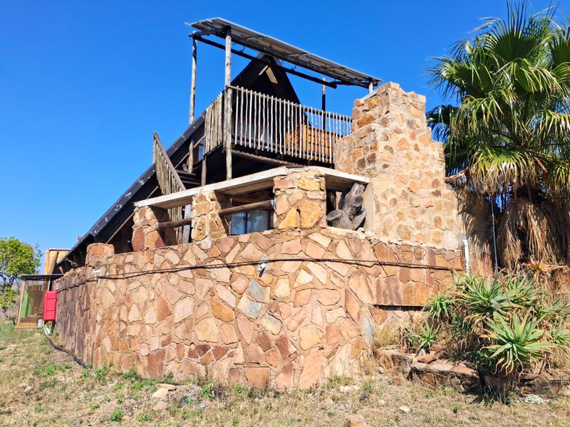 Charming 2-bedroom house for sale in Utopia, Rustenburg—perfect for families or investors! - Photo 3