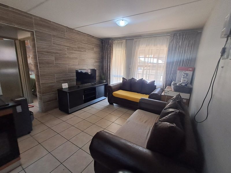 2BEDROOM GROUND-FLOOR APARTMENT - Photo 4