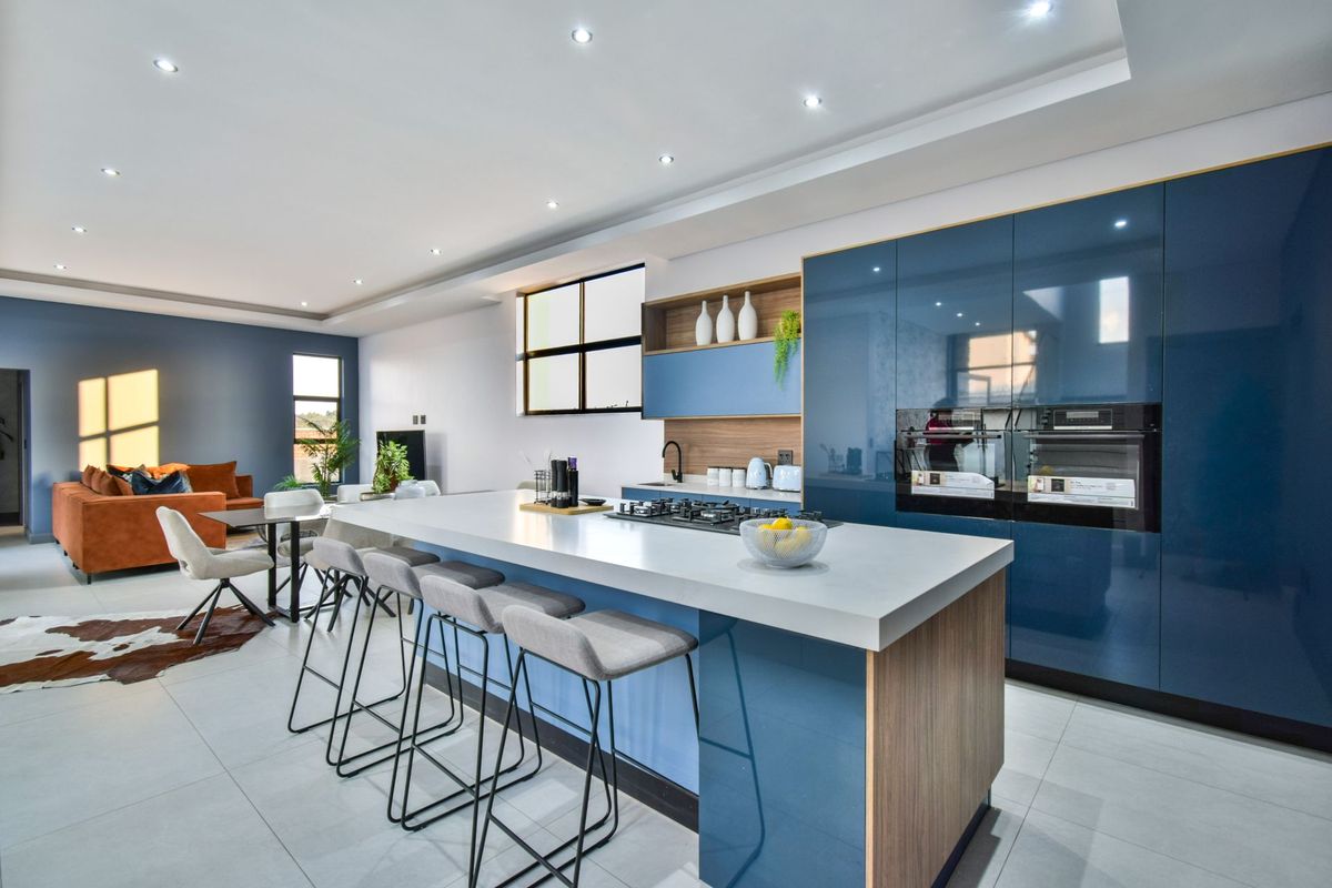 Elegant Family Living with Seamless Indoor-Outdoor Flow - Photo 4