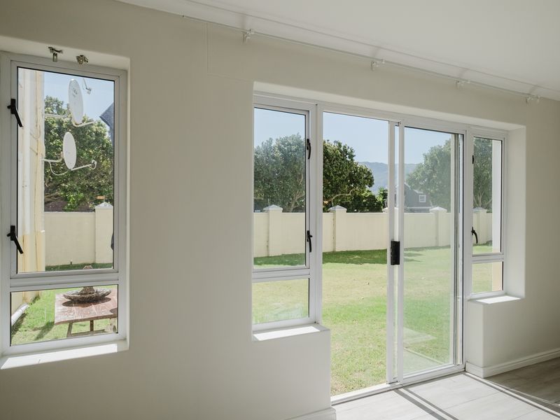 Newly renovated ground floor apartment - Photo 10