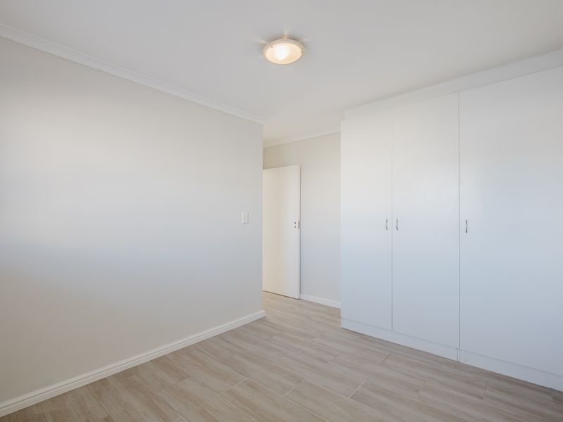 Newly renovated ground floor apartment - Photo 7