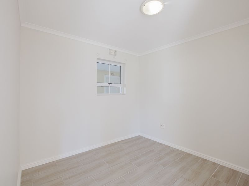 Newly renovated ground floor apartment - Photo 8