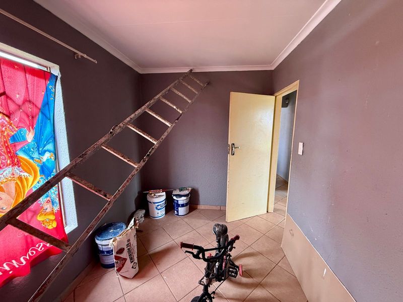 Comfortable Family Living with Private Garden in The Orchards - Photo 8