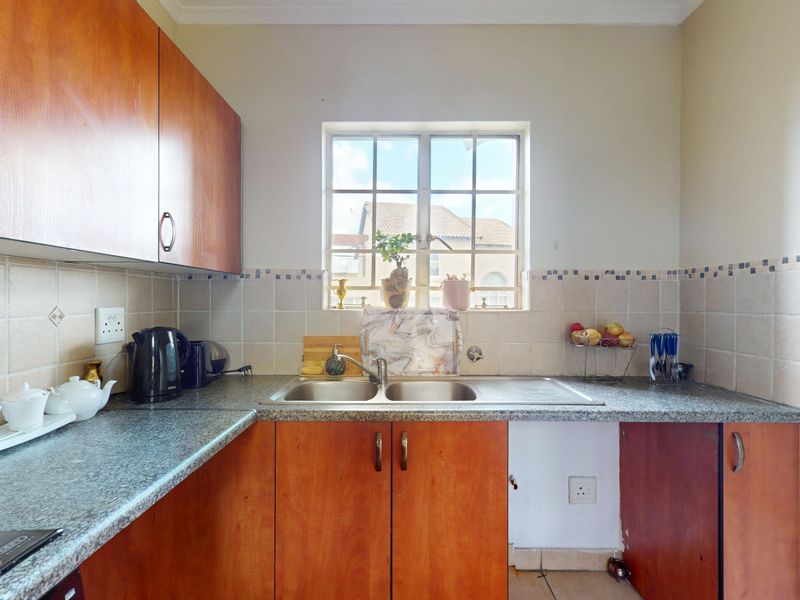 Stylish 2-Bedroom Unit with Loft & Entertainment Space - Photo 5