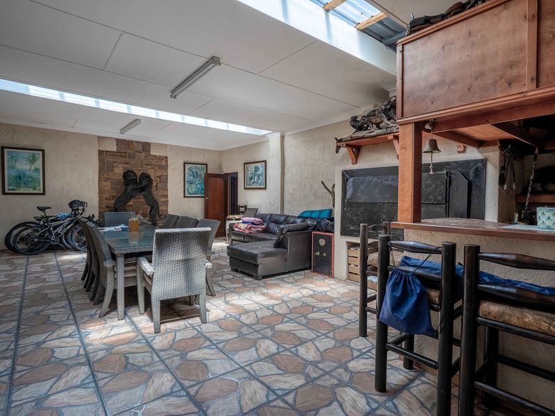 Auction - Bidding to Start @ R3 700 000: 4 Self Sustaining Living Units set on 4866 sqm - Photo 3