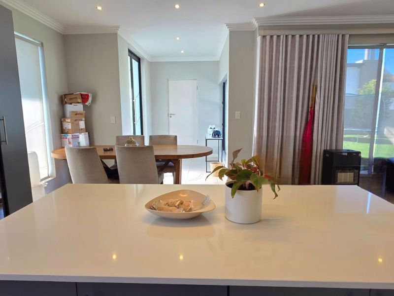Spacious 5 Bedroom Double-Storey Home with Great Potential - Photo 8