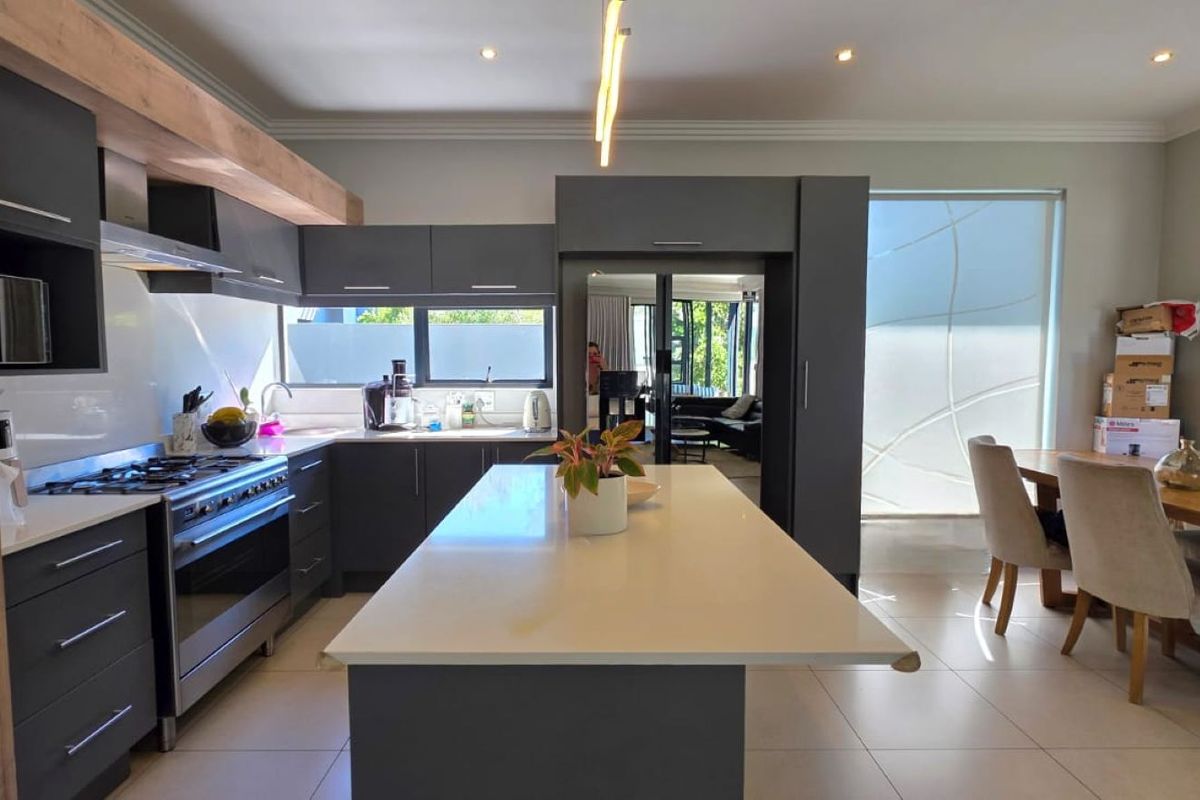 Spacious 5 Bedroom Double-Storey Home with Great Potential - Photo 2
