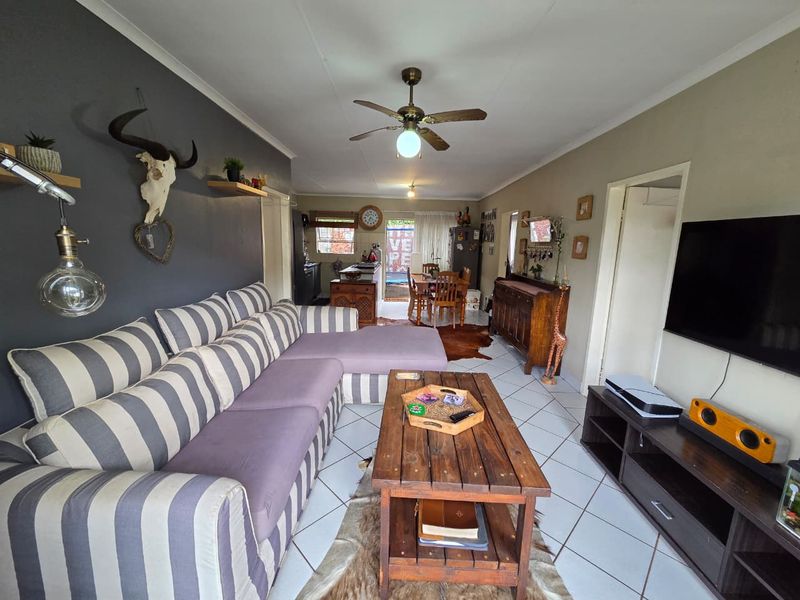 Stylish Corner Unit in Secure Estate with Modern Comforts - Photo 10