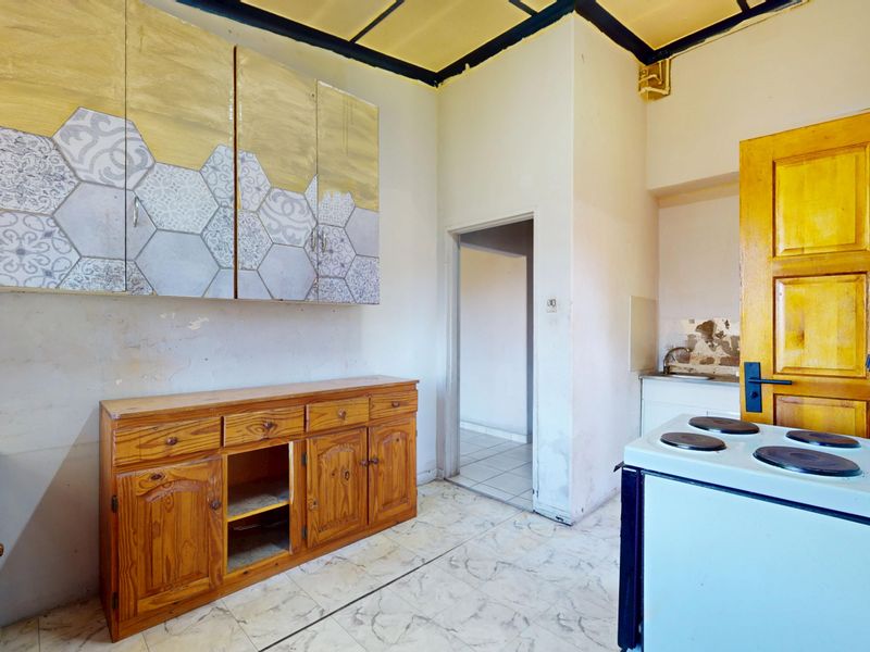 LIVE LUXURY NON-DISTRESSED AUCTION - 3 BEDROOM FIXER UPPER - Photo 8