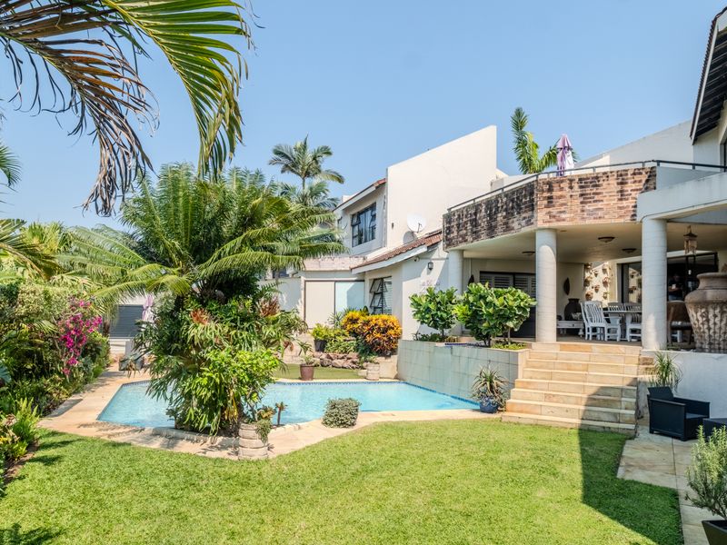 Elegant Umhlanga Property Offering Luxury Living and Guesthouse Potential - Photo 2