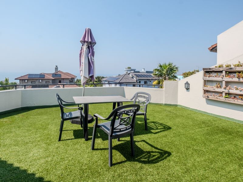 Elegant Umhlanga Property Offering Luxury Living and Guesthouse Potential - Photo 8