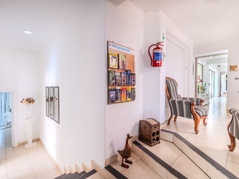 Elegant Umhlanga Property Offering Luxury Living and Guesthouse Potential - Photo 6