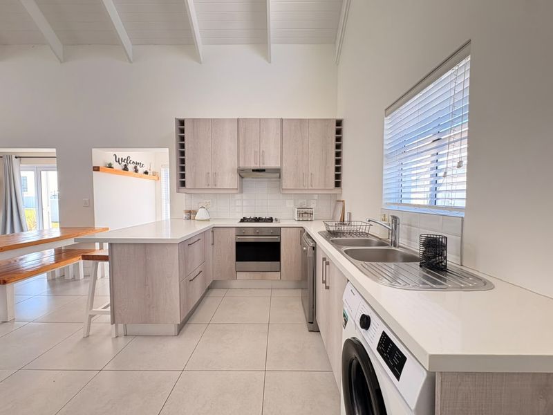 A Little Less Maintenance. A Lot More Langebaan Living. - Photo 8