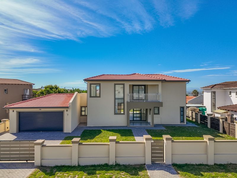 Start Afresh in St Francis Bay – Brand-New Home with Stunning Ocean and River Mouth Views - Photo 4