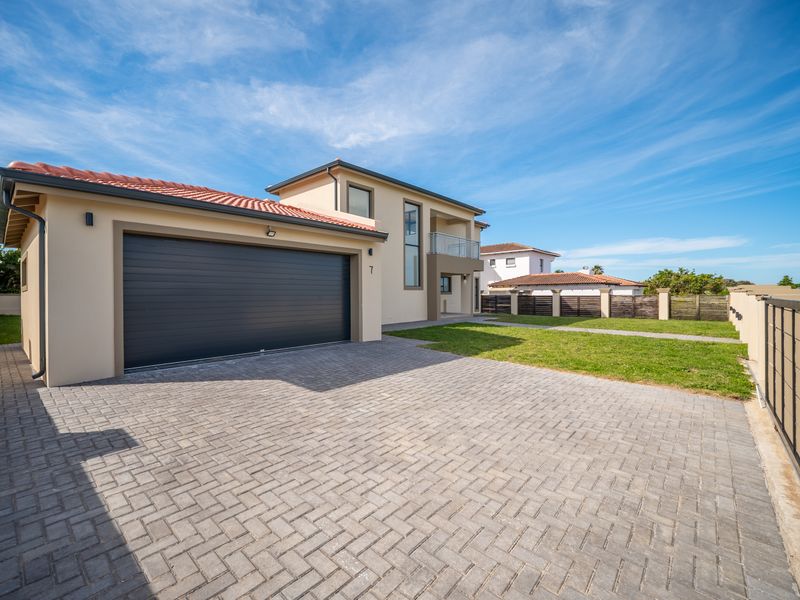 Start Afresh in St Francis Bay – Brand-New Home with Stunning Ocean and River Mouth Views - Photo 5