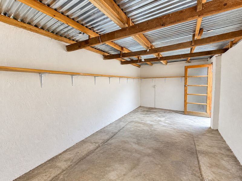 3 Bedroom with ensuit,  Kitchen, Lounge, and single garage - Photo 9