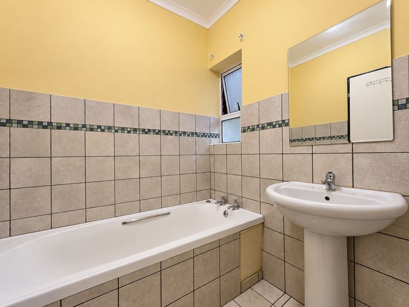 3 Bedroom with ensuit,  Kitchen, Lounge, and single garage - Photo 6