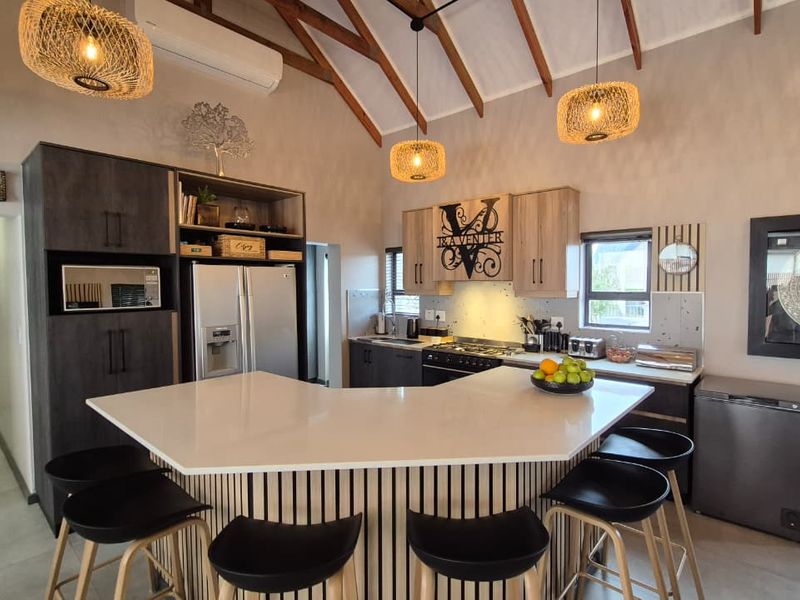 Modern Family Living with Mountain Views, Solar Power and Premium Extras in Altona - Photo 2