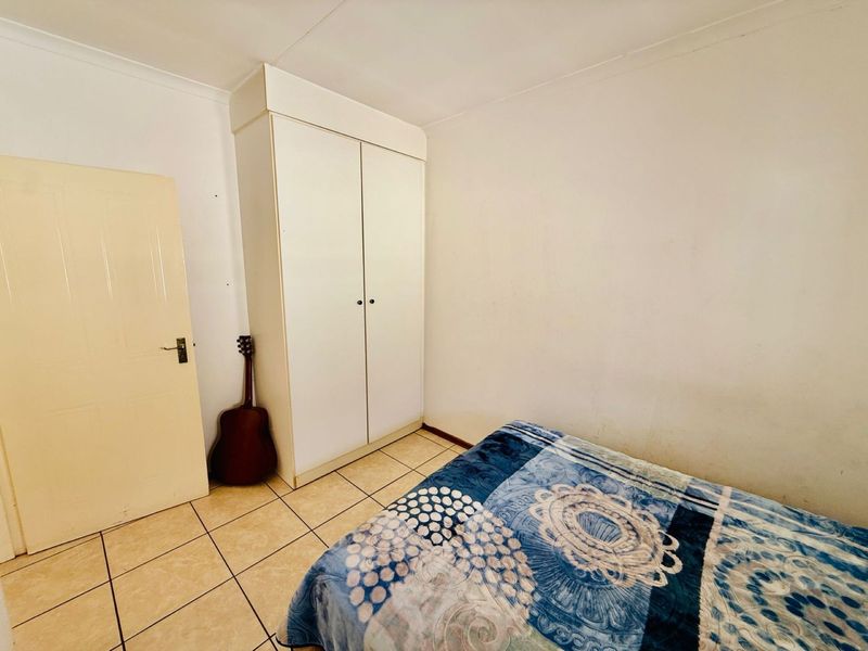 Neat 2 Bedroom Apartment with Balcony. - Photo 10