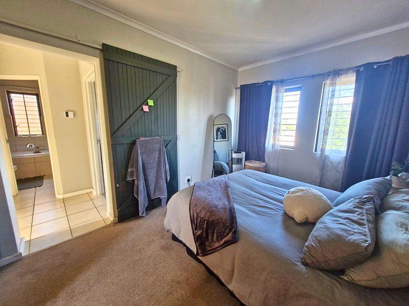 Modern 3-Bedroom Family Home in Langeberg Heights - Photo 9