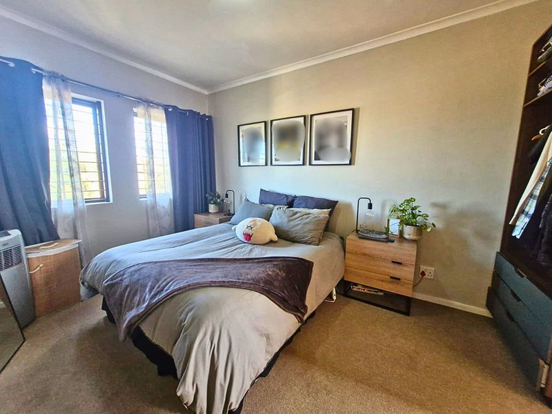 Modern 3-Bedroom Family Home in Langeberg Heights - Photo 7