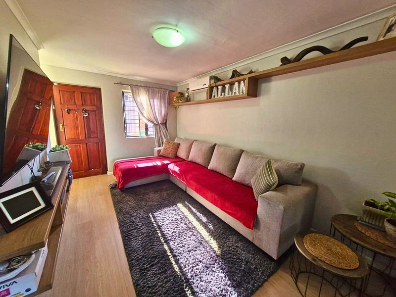 Modern 3-Bedroom Family Home in Langeberg Heights - Photo 5
