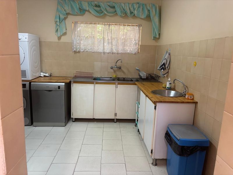 Charming 4-bedroom house in Nelspruit Ext 11, perfect for families seeking comfort and convenience! - Photo 7