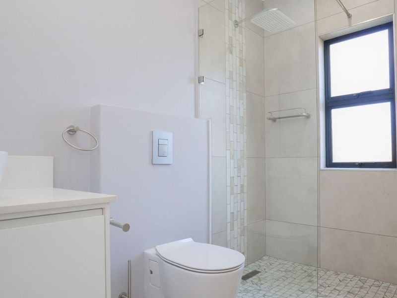 **Luxury Sea View Apartment** - Photo 9