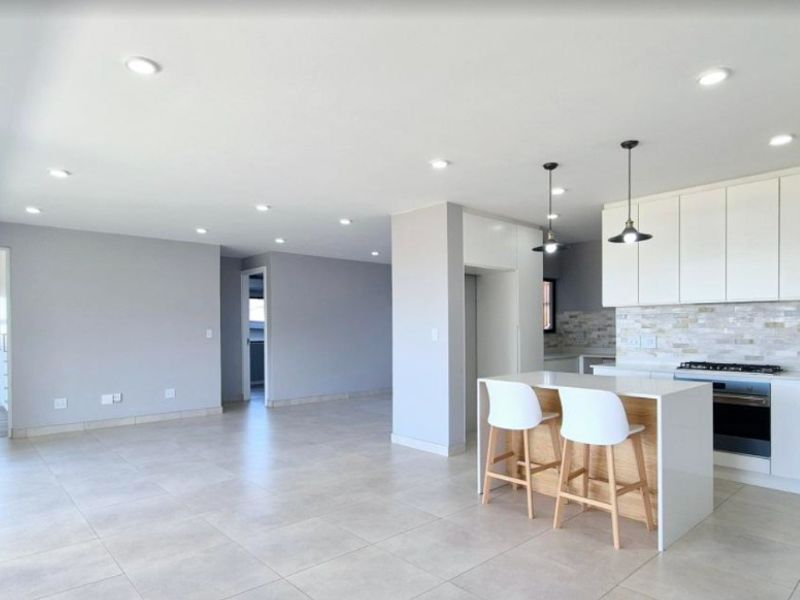 **Luxury Sea View Apartment** - Photo 3