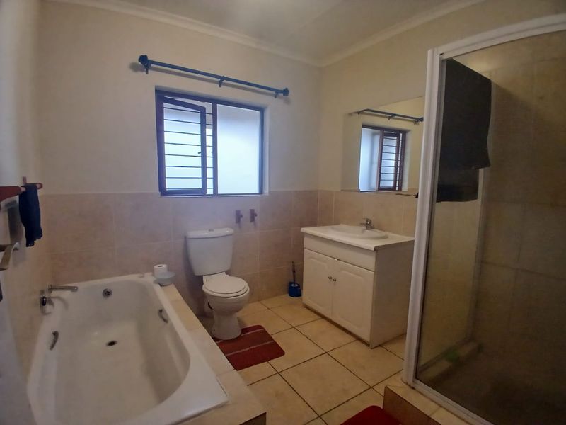 Modern Living in a Beautiful Golf Estate - Photo 10