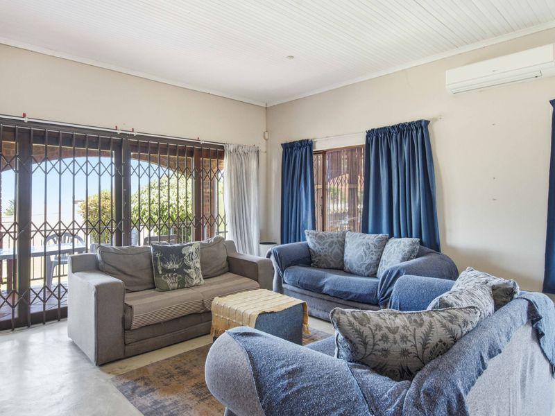 Spacious Family Home with Income-Generating Potential in Scottburgh South - Photo 3