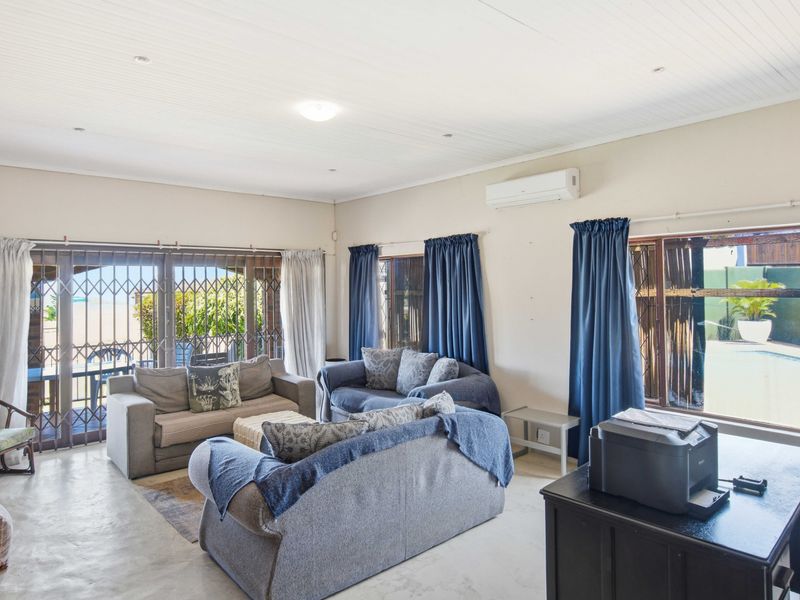 Spacious Family Home with Income-Generating Potential in Scottburgh South - Photo 2