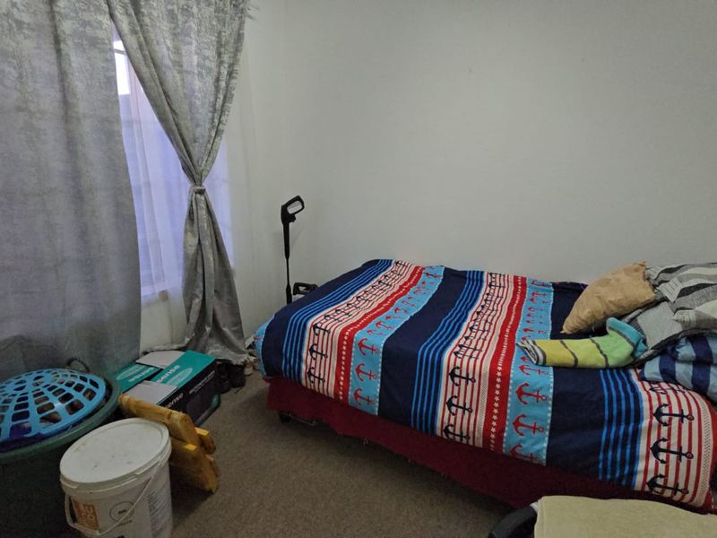 Charming 2-Bedroom Simplex in Secure Annlin Complex - Photo 8