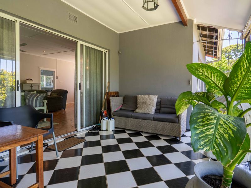 Family home with a granny flat - Photo 4