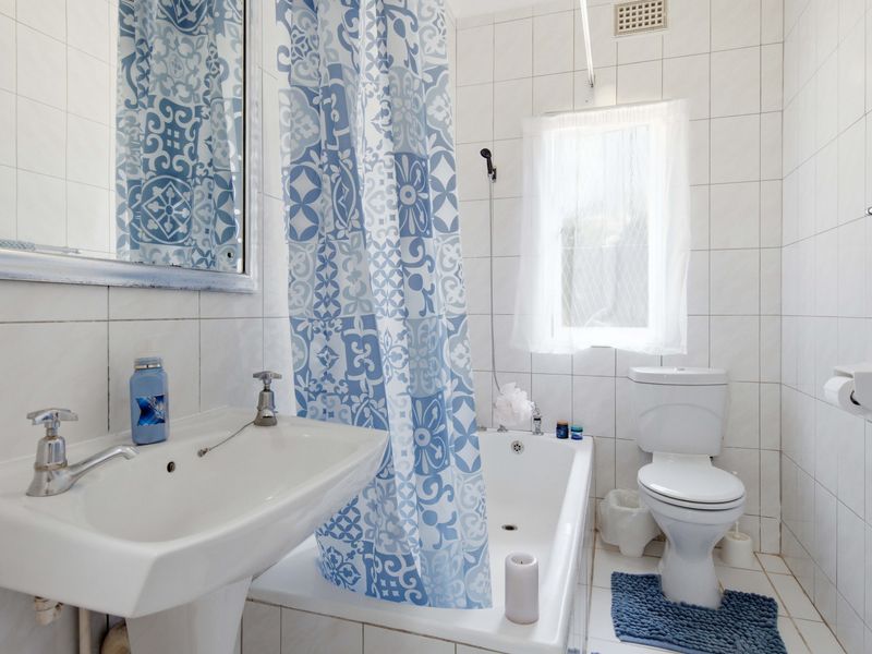 Family home with a granny flat - Photo 9