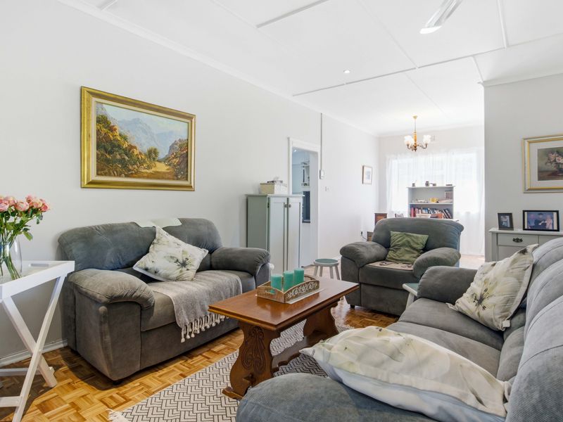 Family home with a granny flat - Photo 6