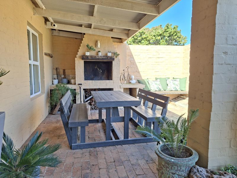 Pringle Bay Home for Sale – Ideal Retirement Living on One Level - Photo 2