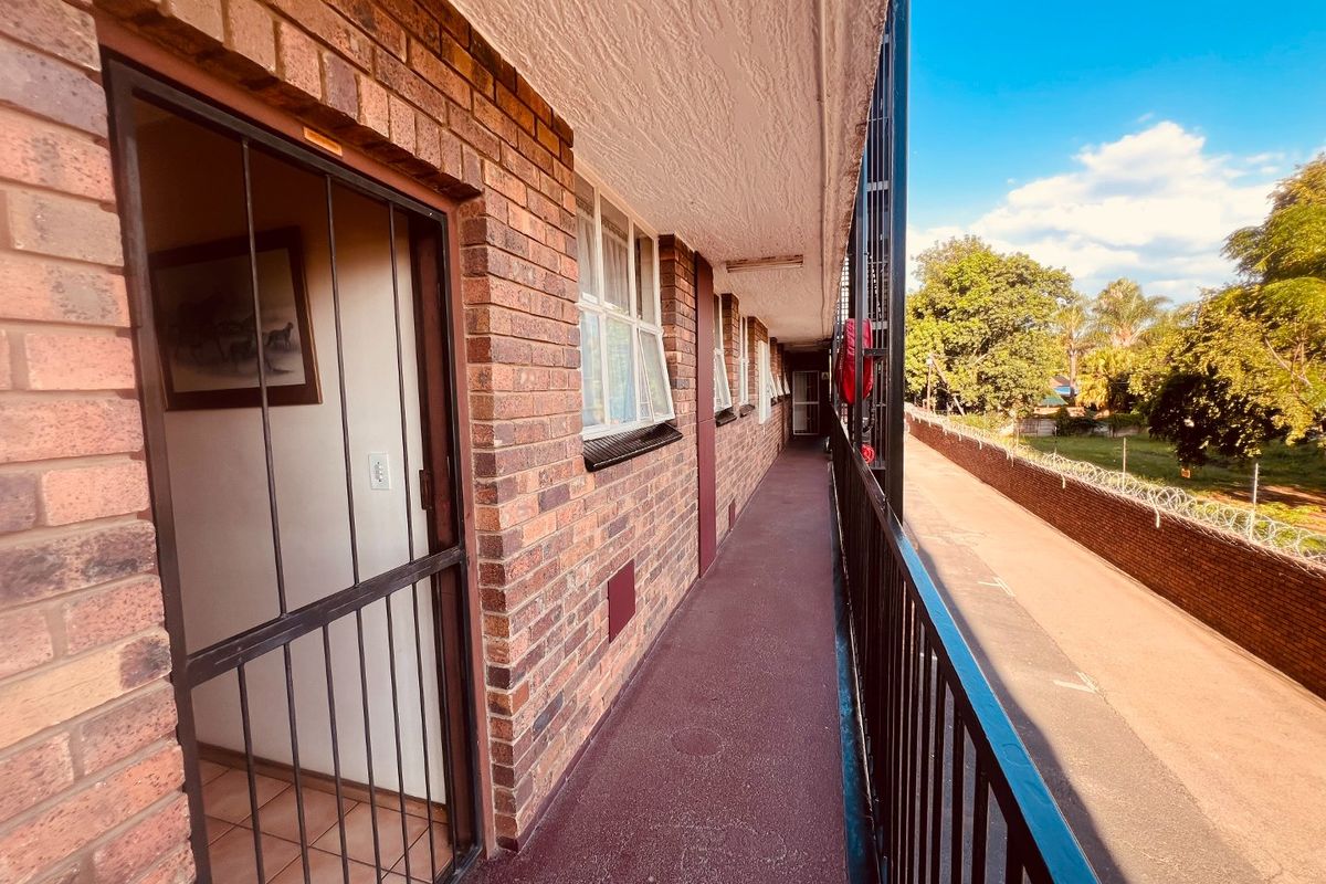 Comfort Meets Effortless Living - Photo 2