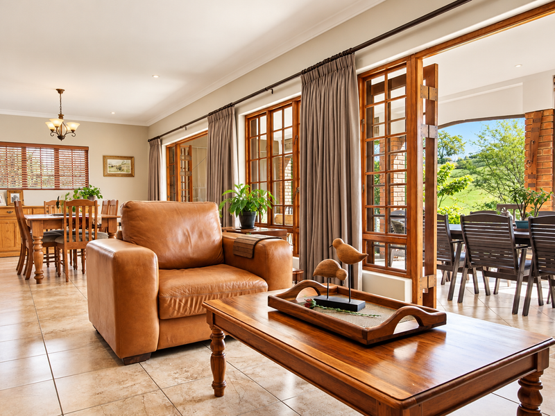 Stunner Home with Golf Course Views - Photo 4