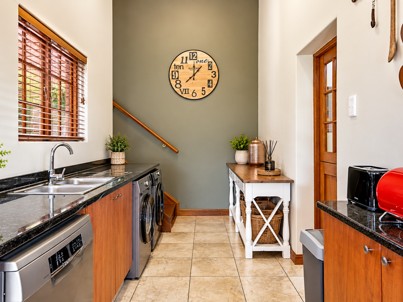 Stunner Home with Golf Course Views - Photo 8