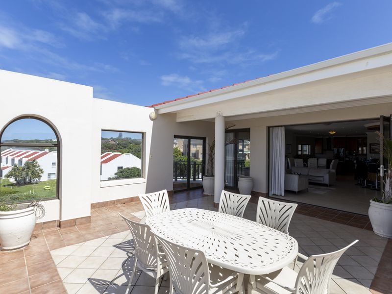 Magnificent Beachfront Penthouse with Breathtaking Sea Views for Sale in Port Afred - Photo 7