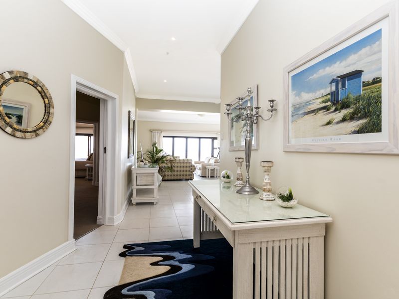 Three Bedroom Apartment for Sale in Port Alfred - Photo 9