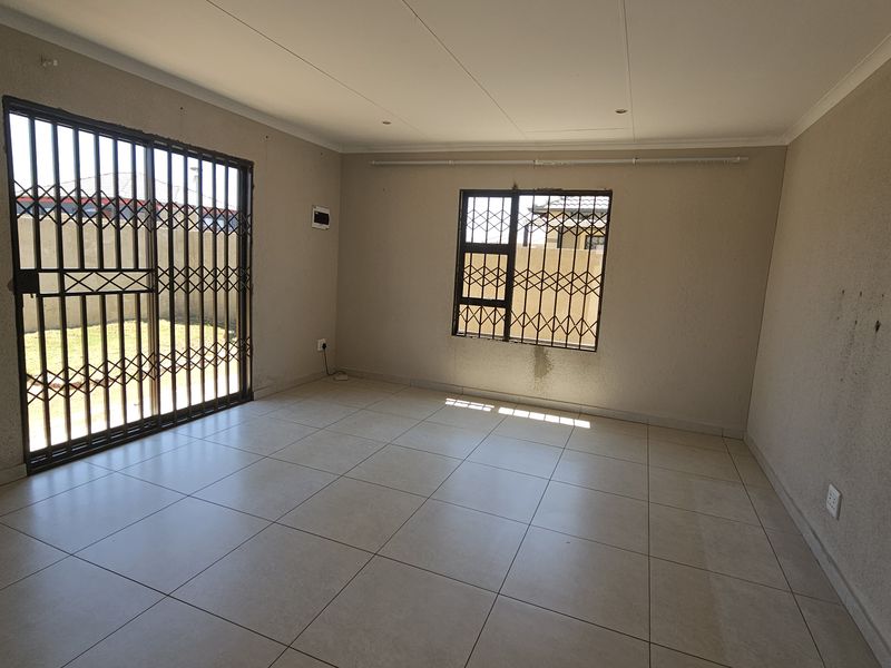 Brand-New 3-Bedroom Home – Modern and Convenient Living - Photo 6