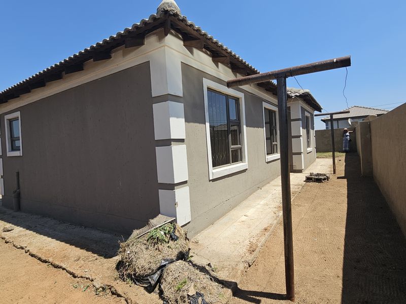 Brand-New 3-Bedroom Home – Modern and Convenient Living - Photo 3