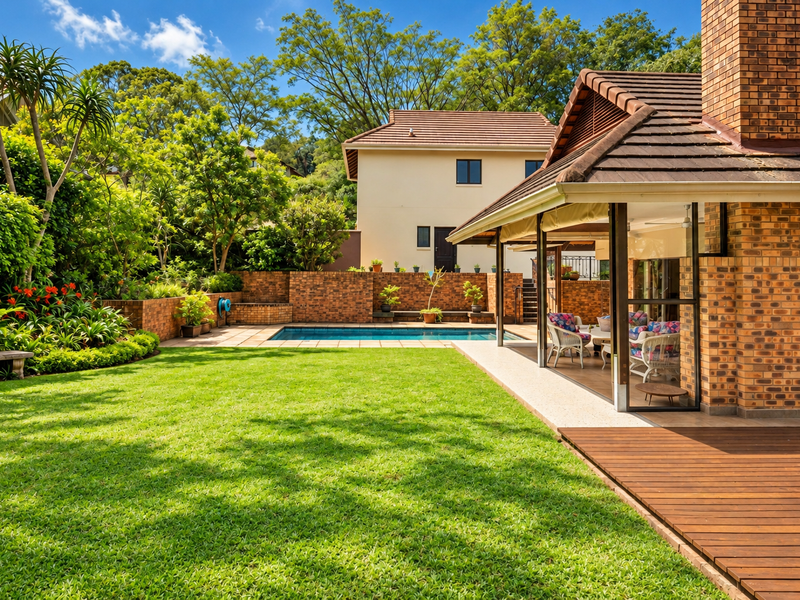Expansive Single Storey Living with Cottage - Photo 3