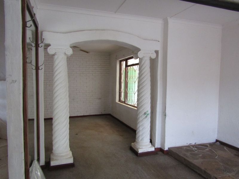 Renovation Special!! - Photo 2